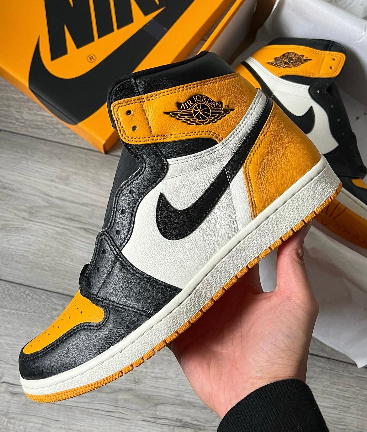 Air Jordan 1 Retro High OG Yellow Toe