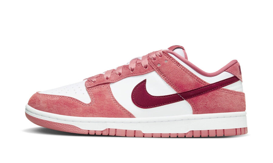 Nike Dunk Low WMNS Valentine's Day